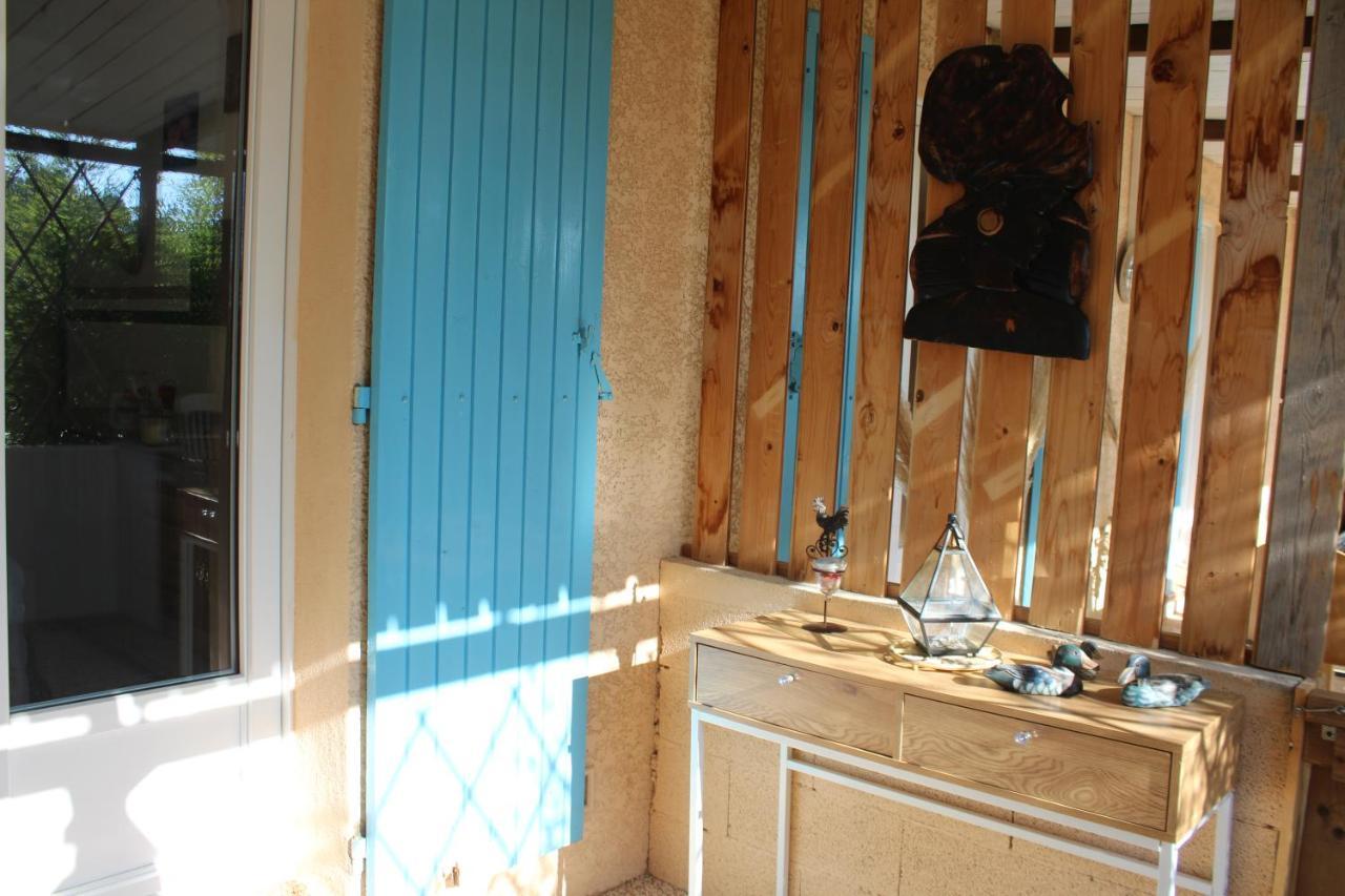Philippe & Marie, A Louer Petite Chambre Chez L'Habitant Avec Terrasse Dans Villa, Au Pied Du Luberon Cucuron Luaran gambar