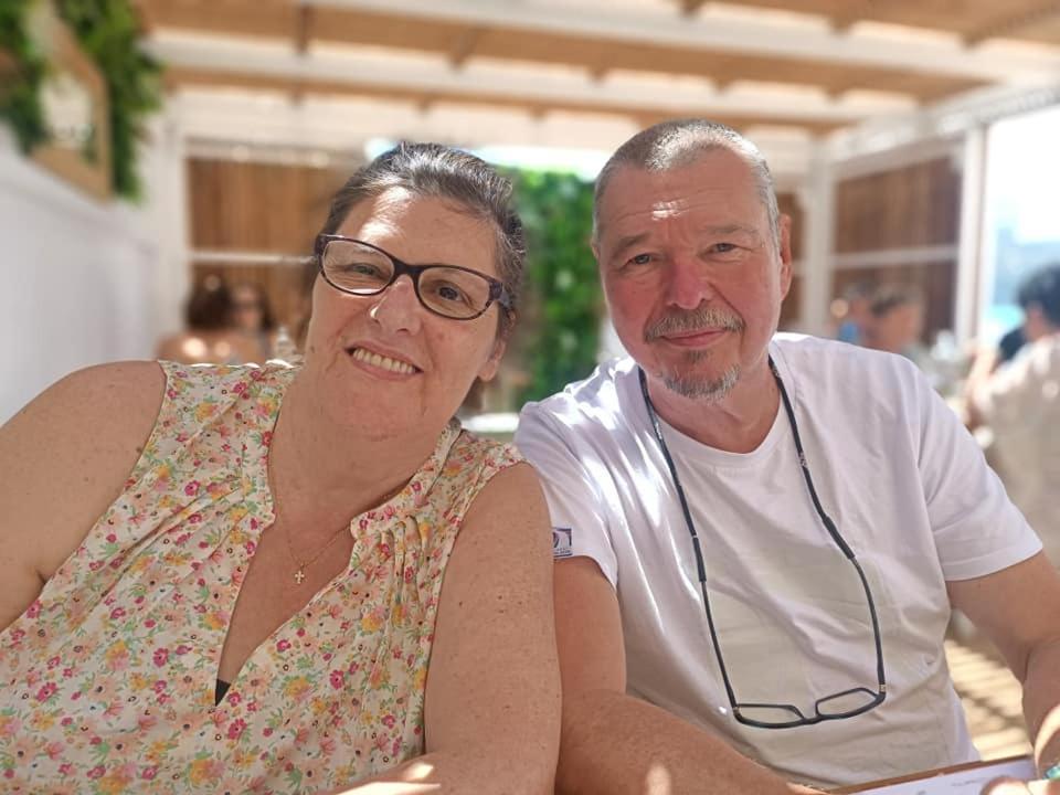 Philippe & Marie, A Louer Petite Chambre Chez L'Habitant Avec Terrasse Dans Villa, Au Pied Du Luberon Cucuron Luaran gambar